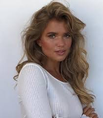 Lauren Dubin's Instagram, Twitter & Facebook