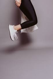 Maybe you would like to learn more about one of these? Styling Tipps Fur Die Yoga Hose 3 Ways To Wear Love Daily Dose
