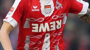 Geringelt in den farben der stadt und des fc, ist das trikot kla. Kopfstand Des Tages Karnevalstrikot Des 1 Fc Koln Eurosport