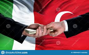 Roberto mancinis seit 28 spielen unbesiegtes team bestätigte sich als mitfavorit, hatte aber geduld zu beweisen Beamte Aus Italien Und Der Turkei Tauschen Geld Aus Flagge Partnerschaft Stockfoto Bild Von Patriotisch Vereinbarung 158964428