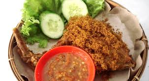 Dalam resep masakan cina, siomai adalah daging babi cincang yang dibungkus kulit yang tipis dari tepung terigu. Bikin Ayam Goreng Serundeng Cocol Sambal Goreng Tomat Okezone Lifestyle