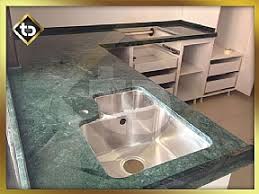 Granit mutfak tezgahlarının kullanım alanları ve tercih edilme sebeplerini inceledik. Tezgah Dunyasi Granit Mutfak Tezgahi Ankara