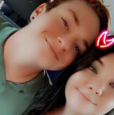 W or L phone case?? REFT УАЛУИЕ ERTV CREATUR