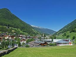 Seinen namen hat das beliebte ferienziel wohl von den vielen. Steinhaus Im Ahrntal