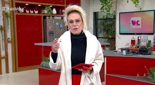 Maybe you would like to learn more about one of these? Ana Maria Braga Surge De Roupao Ao Vivo Na Globo E Dispara Nao Estou Fazendo Brincadeira