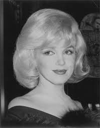 MARILYN TODAY Seite 1 Marilyn: Behind the Icon Gary Vitacco Robles is a  great and loyal friend of our fan club. His two volume M