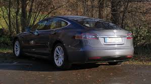 Edmunds also has tesla model s pricing, mpg, specs, pictures, safety features, consumer reviews and more. Tesla Model S Long Range Plus Mit Der Grossten Reichweite Fahrbericht 2021 Autogefuhl