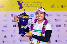 โปรจีน อาฒยา ฐิติกุล พลิกฟอร์มจากตีหลุด 4 หลุมแรกจนแซงชนะ 1 สโตรก คว้าแชมป์กอล์ฟเลดีส์ ยูโรเปียนทัวร์ ที่. à¸›à¸£à¸°à¸§ à¸• à¸ˆ à¸™ à¸­à¸²à¸'à¸¢à¸² à¸ à¸• à¸ à¸¥ à¸™ à¸à¸à¸­à¸¥ à¸Ÿà¸ªà¸¡ à¸„à¸£à¹€à¸¥ à¸™ à¸«à¸¡à¸²à¸¢à¹€à¸¥à¸‚ 1 à¸‚à¸­à¸‡à¹‚à¸¥à¸ Golfistathai