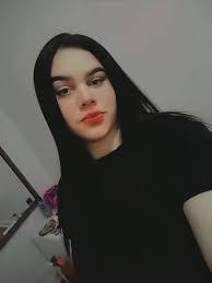 Angie Setter's Instagram, Twitter & Facebook