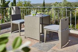 Balkonset Aus Rattan Fur Wenig Platz Balkonmobel Schnell Verstauen Outdoor Dekorationen Verstauen Rattan