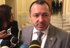 Deputatul psd cătălin rădulescu a declarat ieri, că în ordonanţa de urgenţă privind amnistia şi graţierea ar trebui să fie incluse şi faptele de corupţie. CÄƒtÄƒlin RÄƒdulescu Psd O OrdonanÅ£Äƒ Pentru Amnistie Si GraÅ£iere Este NecesarÄƒ SÄƒ Tragem O Linie