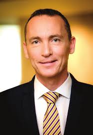 DGL5740 AnnualR 2016 Front Section v9.indd