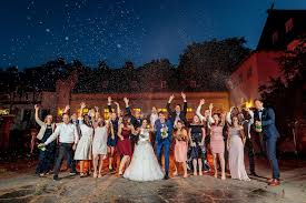 Liana brautkleider bietet für damen und herren die passenden hochzeitsaccessoires. Junihochzeit In Der Siechenhauskapelle Neuruppin Landgut Guhlen