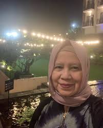 Sendiri? Mau kemana mbak? . . . . . . . . . . . . . . Mau pulang… dari  Temanggung menuju Yogya. Penumpang pertama yang masuk bis. Selalu semangat  45 kalau mau pulang 😉