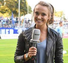Wenn ihr von eurem eingezahlten geld wieder an die große spielauswahl, die neben dem klassischen online. Sport 1 Moderatorin Nele Schenker Die Regionalliga Ist Echt Nw De