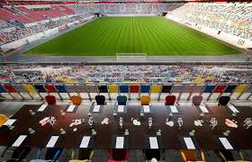 Business guests enjoy the breakfast. Tulip Inn Duesseldorf Arena Hotel 3 Star