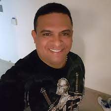 En pizzerría de Valledupar atracan al cantante vallenato Erick Escobar -  Diario La Libertad.