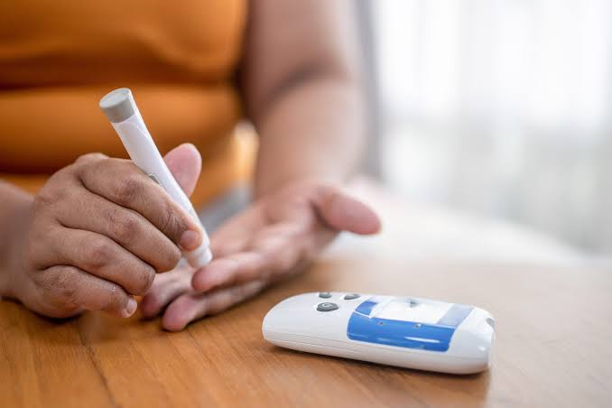 The Connections Between Blood Sugar Levels & Weight Loss