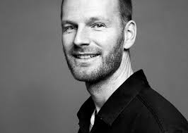 August» (2011) joachim trier (til høyre) med hovedrolleinnehaver renate reinsve. Verdens Verste Menneske Folger Reprise Og Oslo 31 August