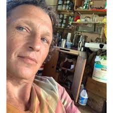 Eddie Thacker's Instagram, Twitter & Facebook