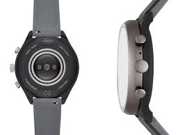 Fossil's latest, the fossil sport, is another google wear os smartwatch, but it adds qualcomm's newest 3100 wearable chip for what could mean longer battery life. Fossil Fossil Sport Review Classy Look Fantastic Performance Make It Worth The Asking Price The Economic Times