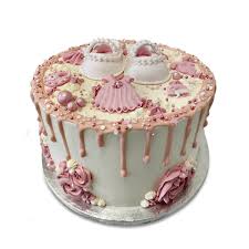 Create a fun baby block cake as the centerpiece of your table design. Baby Shower Cake Cake Owls