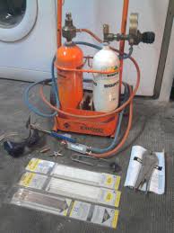 J'ai hérité d'un poste à soudure autogéne 1 bouteille oxygene et 1 bouteille kyréne. Tuyau Pour Oxypack 3000 Tuyau Flexible Pour Soudure Et Decoupe A Flamme Hydrogommeuse 44 Litres Grantie 5 Ans Tuyau 4m Ellis Wideman