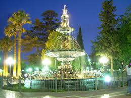 La primera constitución de mendoza, sancionada el 14 de diciembre de 1854 y promulgada el 17 de noviembre del año siguiente, fijó en su artículo nº54 las normas en el marco de las disposiciones vigentes en la época, el 22 de diciembre de 1872 se constituyó la primera municipalidad de maipú. Maipu Mendoza Wikipedia