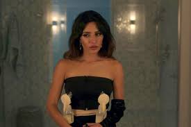 The recently released netflix series is based on bb easton's novel. Schlupfriger Einblick Sex Life Star Spricht Klartext Nach Netflix Cliffhanger Watson