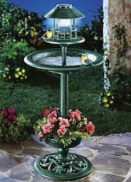 Brigitte hachenburg ließ sich von besonders schönen und praktischen geschenken mit stil inspirieren. Vogelbad Mit Grosser Wasserschale Und Uberdachtem Futterbehalter Gartendekoration Brigitte Hachenburg