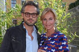 Zwei monate lang haben caroline beil (52) und ihr liebster philipp sattler (35) ihre fans warten lassen. Kultur Showbiz Caroline Beil Neue Fotos Zeigen Ihr Traumhaftes Brautkleid Pressfrom Deutschland