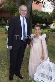 Η τελετή πλαισιώθηκε από ένα . Olh H Showbiz Sth Baftish Kai Sth De3iwsh Ths Oikogeneias Kampoyrakh Sth Rodo Fwtografies