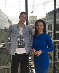 Außerdem finden sie hier infos zu abstimmungsverhalten und nebentätigkeiten. Jana Schimke Sven Fietje Becker Aus Juhnsdorf Wird Ab August Fur Ein Jahr Bei Einer Gastfamilie In Idaho Usa Leben Und Dort Zur Schule Gehen Ermoglicht Wird Ihm Dies Durch Das Parlamentarische