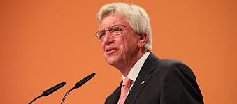 Volker bouffier (born 18 december 1951) is a german politician of the christian democratic union (cdu). Bouffier Und Klose Es Ist Nicht Die Zeit Fur Lockerungen