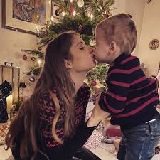 Ludwig & cathy ↵ reblogué depuis frauenvomfcb # mats hummels # cathy hummels # ludwig hummels # bayern munich # football; Xmas Bussi Cathy Hummels Knutscht Ludwig Auf Den Mund Promiflash De