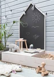Inspiration 12 Diy Pour Decorer Votre Balcon Terrasse Ou Jardin Makersmakers Zandbak Speeltuin Buiten Tuin