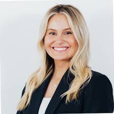 Sasha Roach's Instagram, Twitter & Facebook