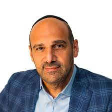 Thanks to Unifor Local 74 President Chris Presley & former VP Roy Mokohonuk  for meeting in Espanola. If CEOs can write off the cost of travel for work,  the trades workers who