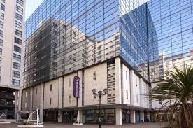 Park inn by radisson cardiff city centre. Premier Inn Cardiff City Centre In Cardiff South Wales Cf10 2he The Room Booker