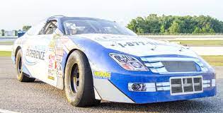 Under the charter system that was established in 2016, nascar cup series events can have up to 40 cars in the field. Go Pedal To The Metal Nascar Racing Experience