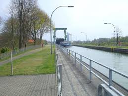 May 31, 2021 · unser leser jürgen baer vom behindertenbeirat der stadt dorsten besuchte am wochenende die stadtkrone. Schleuse In Dorsten Am Wesel Datteln Kanal Blickrichtung Osten Der Wesel Datteln Kanal Wdk Ist Einer Der Wichtigsten Und Verkehrsreichsten Schifffahrtskanale Deutschlands Die Wasserstrasse Verlauft Durch Das Nordliche Ruhrgebiet Und Verbindet Den