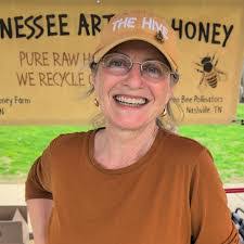 Sarah Pounders's Instagram, Twitter & Facebook