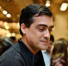 Dom': uma magnífica biografia do 'playboy bandido', que vai muito além do  enfocado