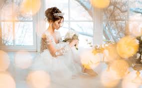 Add romantic sparkle to your wedding gown with this crystal filigree sash. How To Wear A Short Wedding Dress Fashionisers C