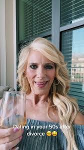 Farrah Saunders's Instagram, Twitter & Facebook