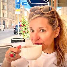 Roya Sullivan (@roya_windows) • Threads, Say more