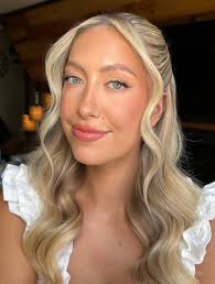 He's so gentle with her❤️