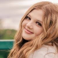 Faith Crandall's Instagram, Twitter & Facebook