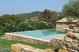 Pres D Uzes Mas En Bordure D Un Hameau Pittoresque Prestations Haut De Gamme Aigaliers Piscine Et Jardin Cabanes De Piscine Amenagement Paysager De Piscine