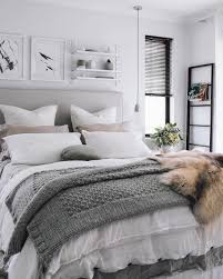 See This Instagram Photo By Oh Eight Oh Nine 3 004 Likes Minimalist Bedroom Small Apartment Bedroom Decor College Apartment Decor